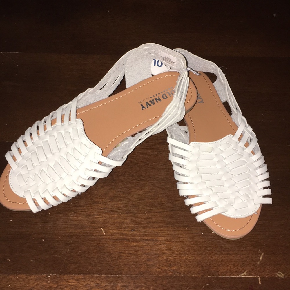 NWT Old Navy girls sandals - Size 2